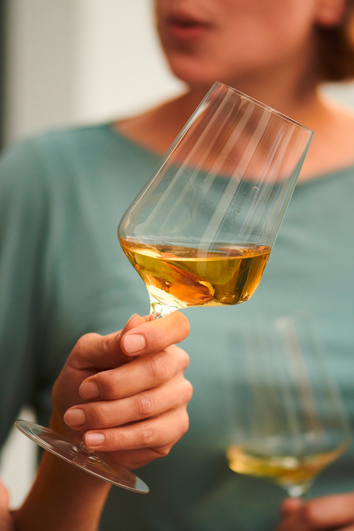 Frauen-Glas-Detail_016---hoch-gespiegelt.jpg